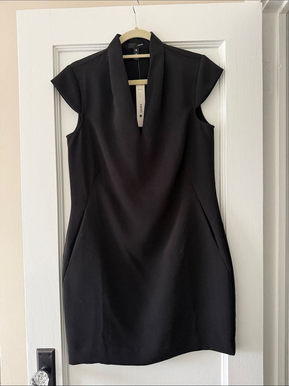 NWT Aqua Black Cap Sleeve V-Neck Mini Dress